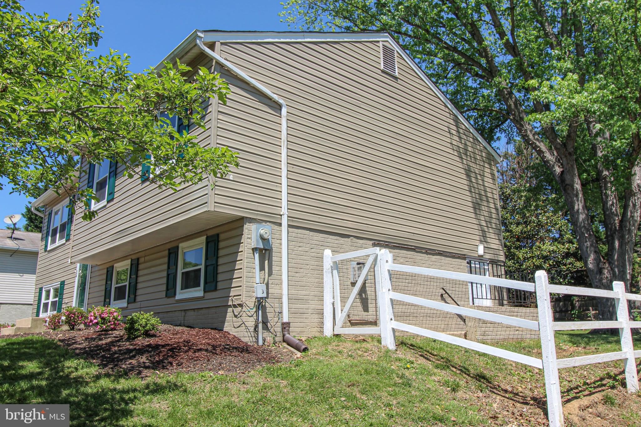 24201 Bush Hill Road – photo 4