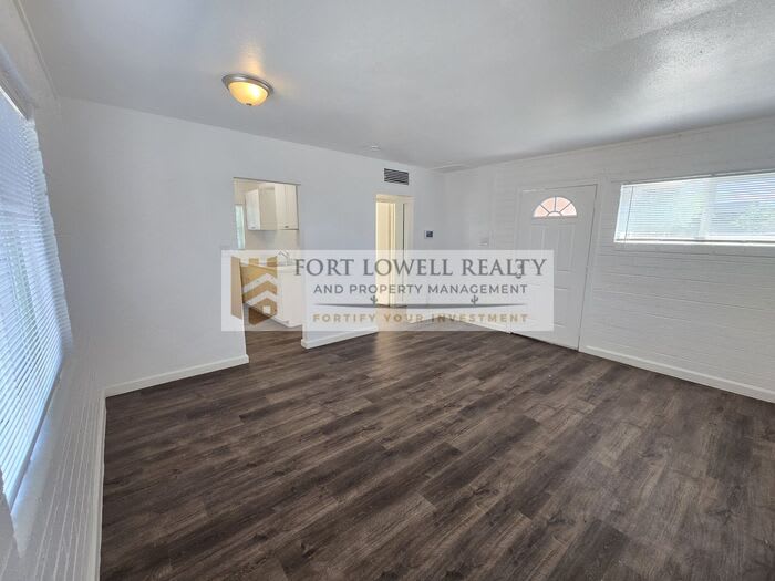 3051 East Proctor Vista – photo 4
