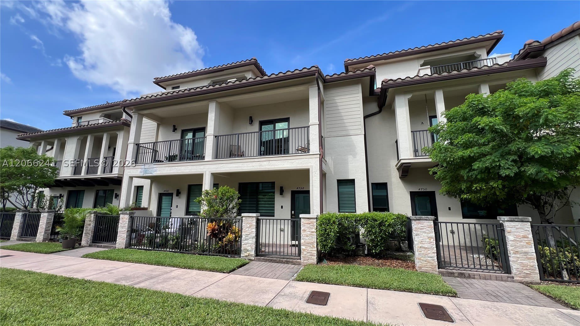 4738 NW 83rd Path – photo 1
