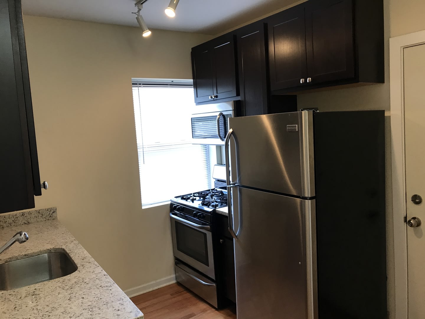 4746 N Sacramento Ave – photo 1