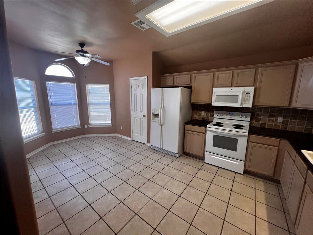 14033 Coquina Bay Avenue – photo 4