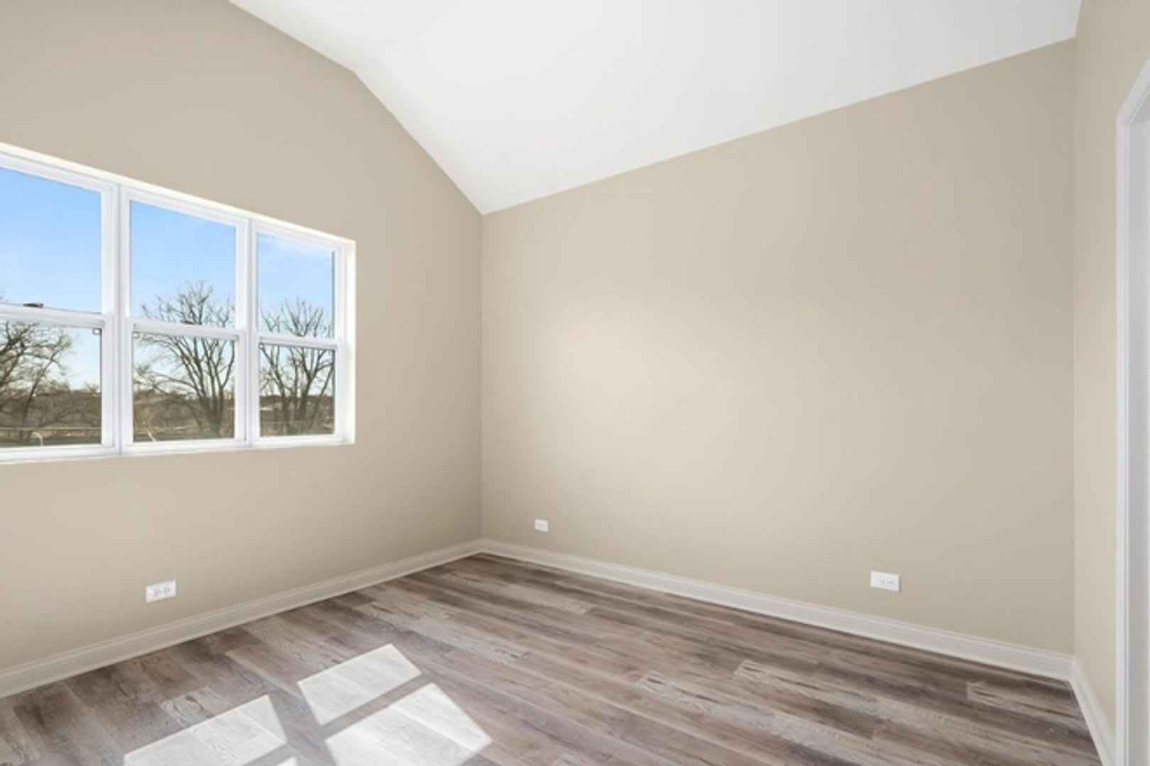 Spacious 3BR Duplex in Chicago – photo 3