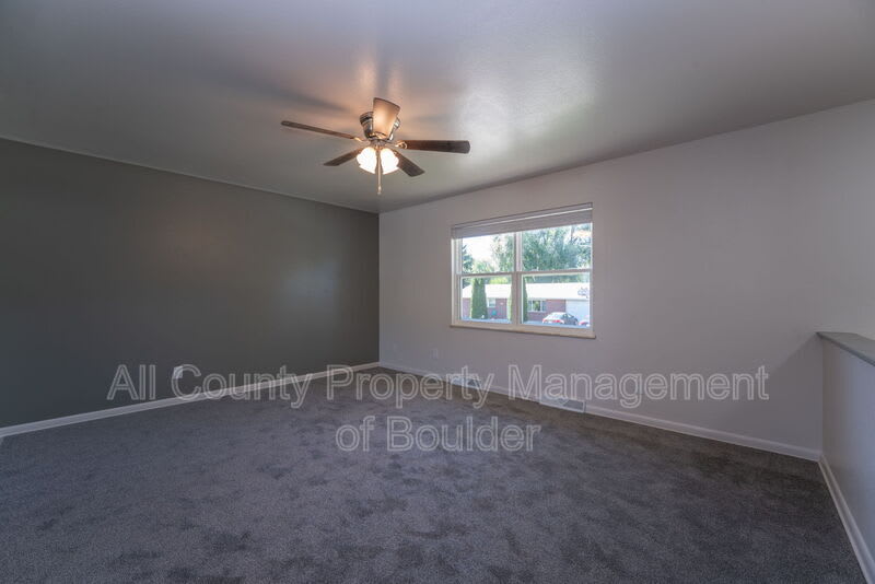 1542 Lamplighter Dr – photo 3