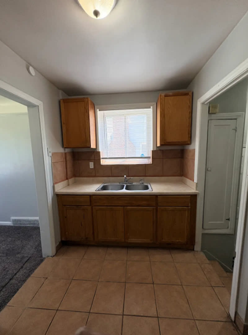 6181 NEFF-3 BEDS & 1 BATH FOR RENT! – photo 4