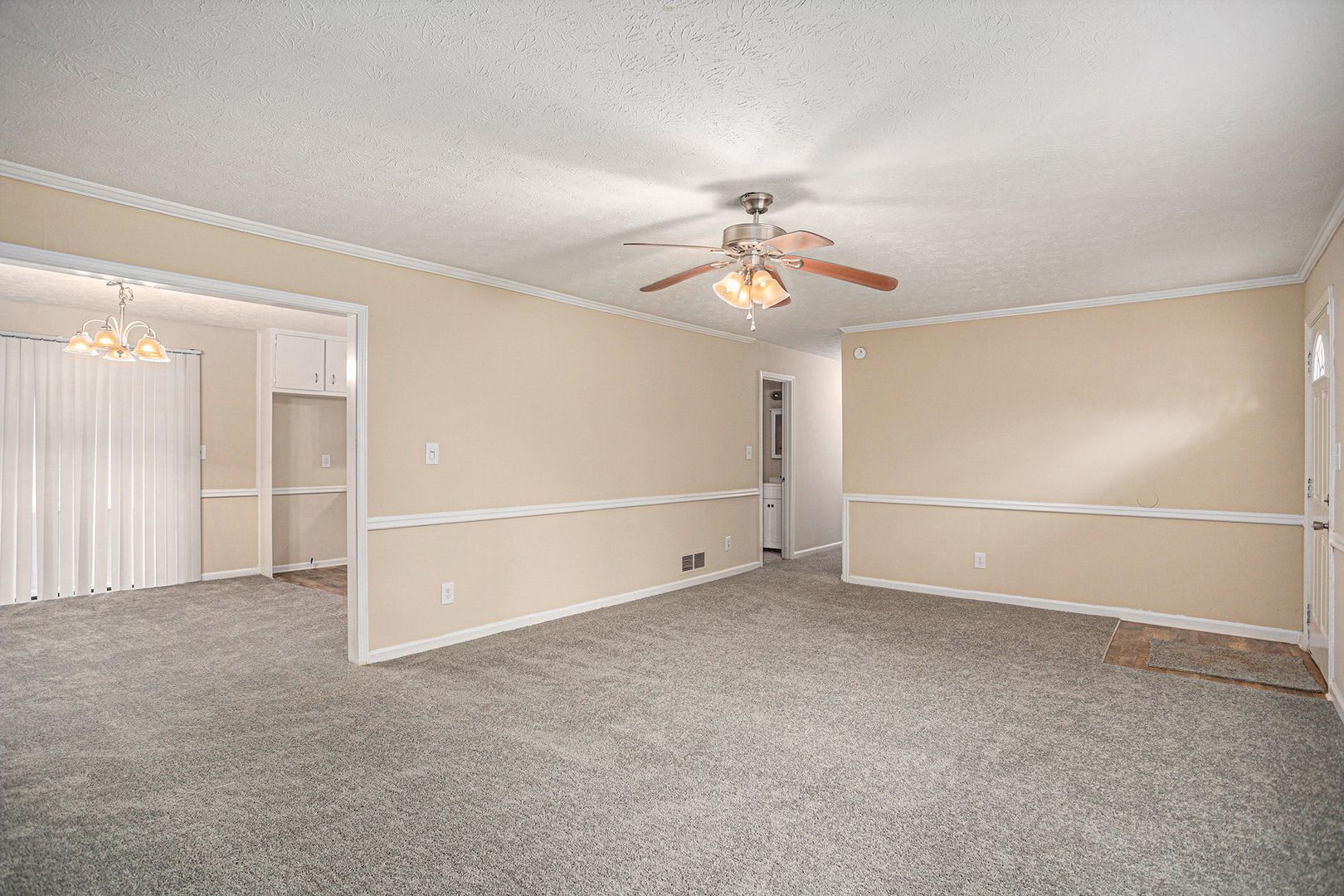3 bdrm, 2 bath in Stonecrest – photo 3