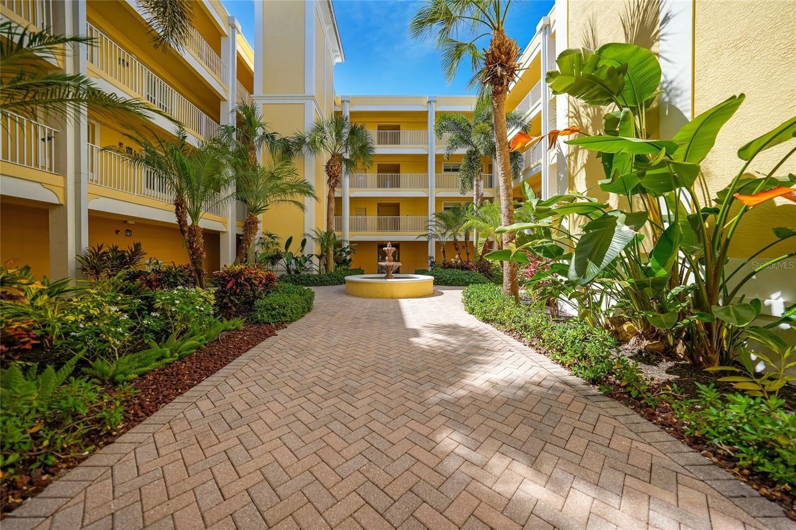 255 WEST END DRIVE 3306 – photo 1