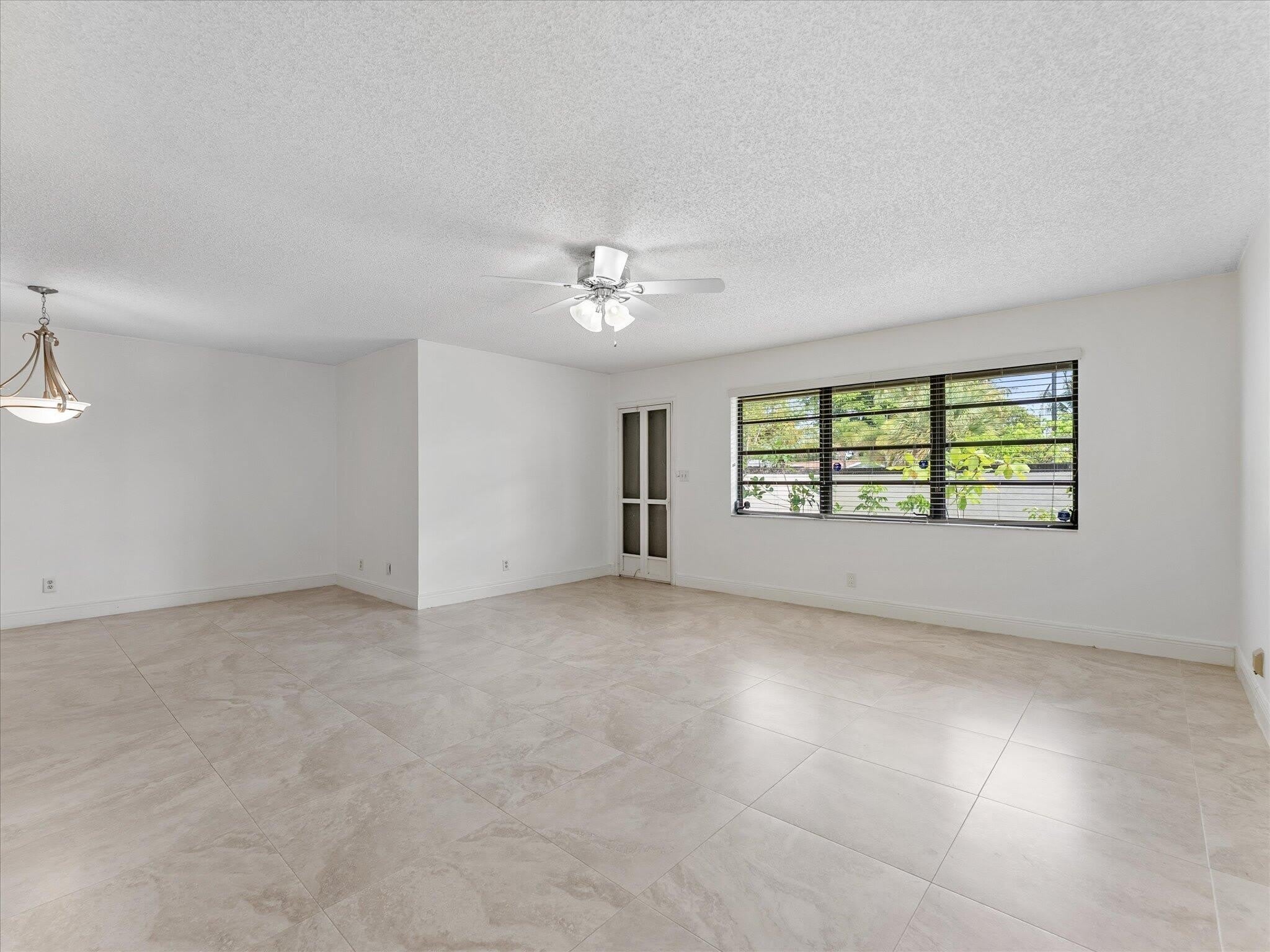 1821 NE 40th Court – photo 5
