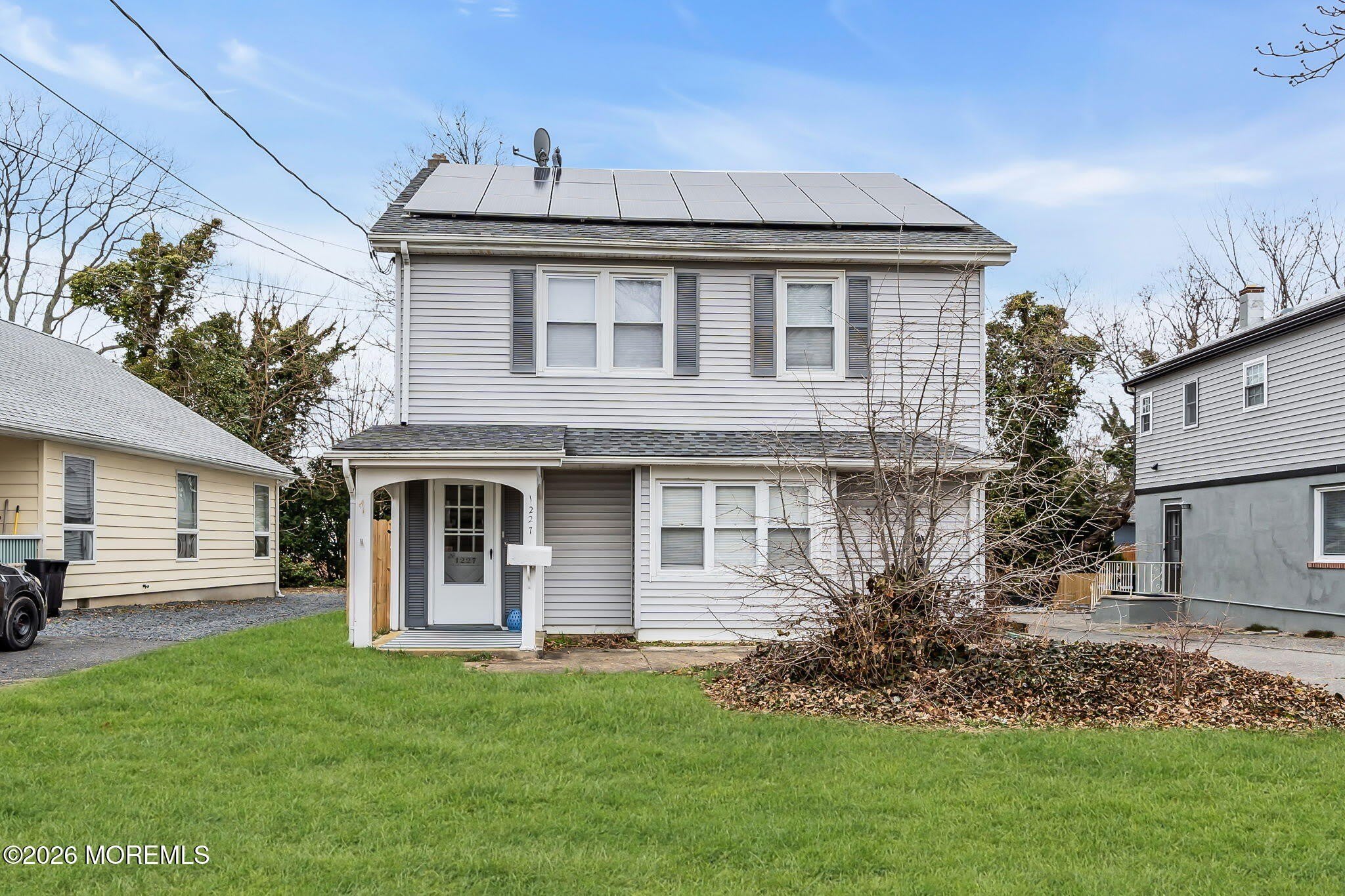 1227 Bay Avenue – photo 2