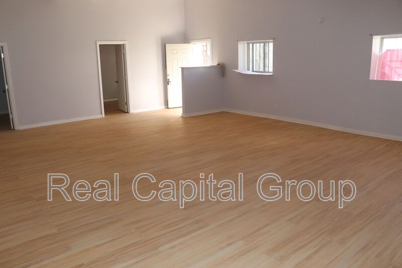 524 Summit Ave – photo 2