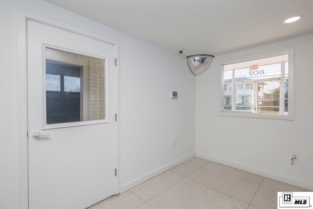 807 HUDSON LANE – photo 4