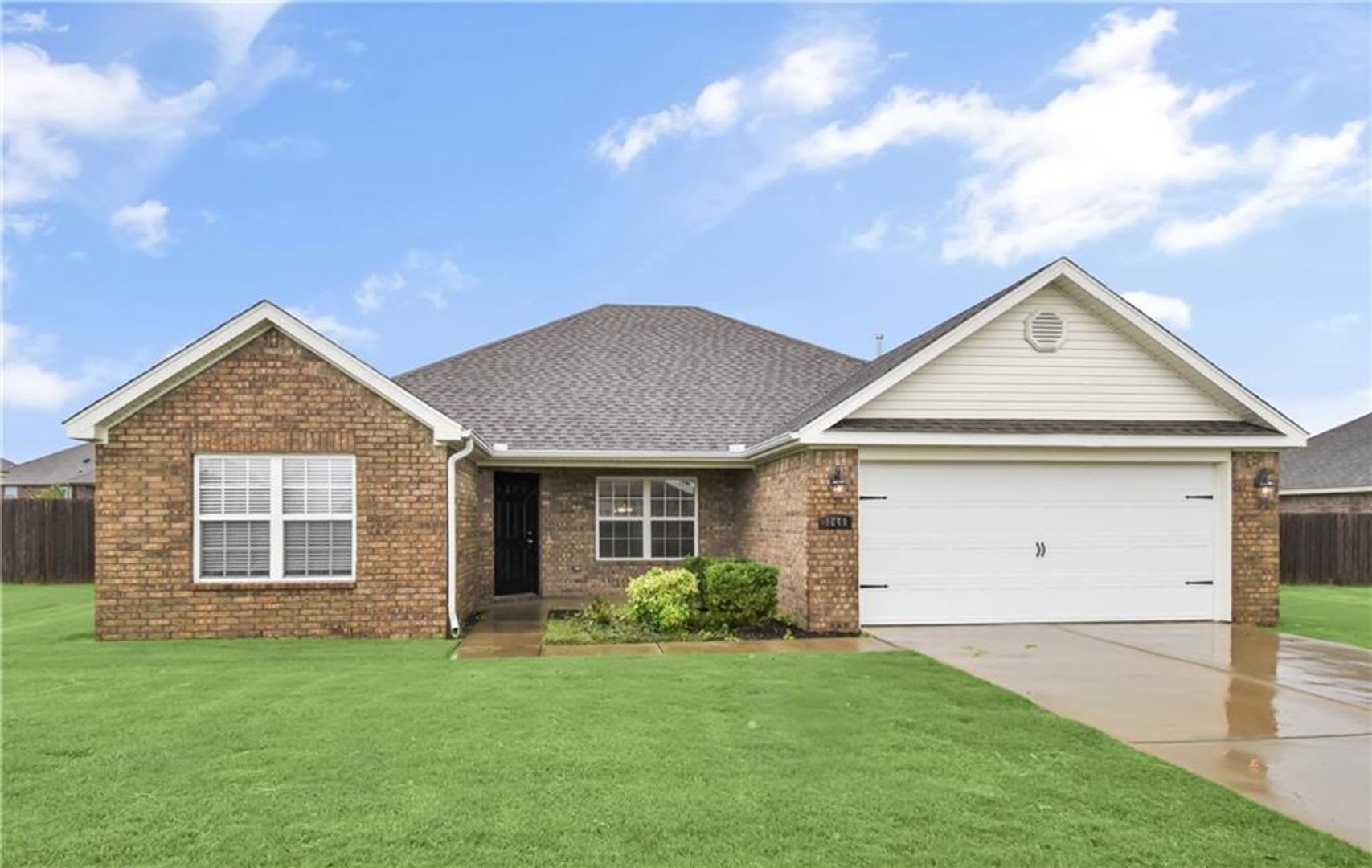 Great home near Bentonville West – photo 1