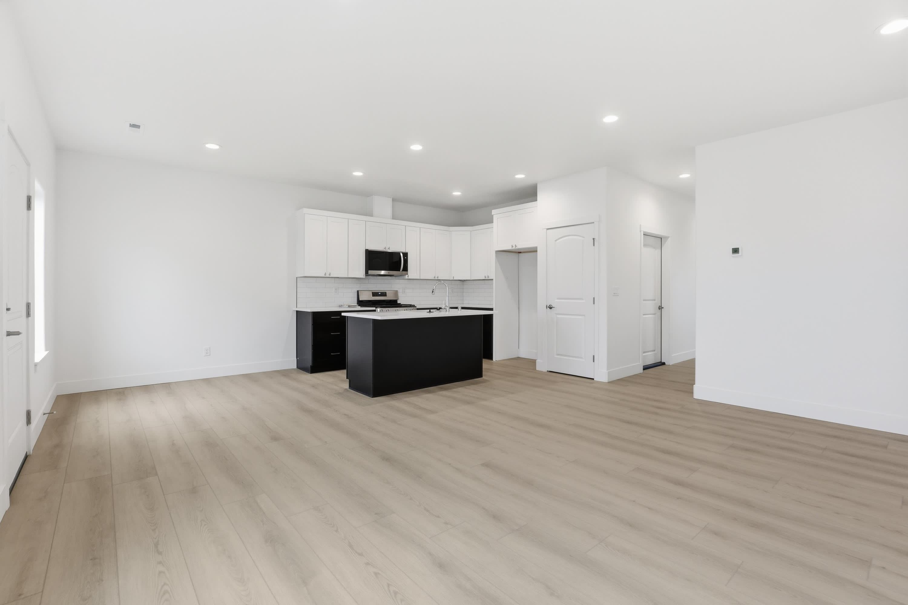 639 Creative Way – photo 2