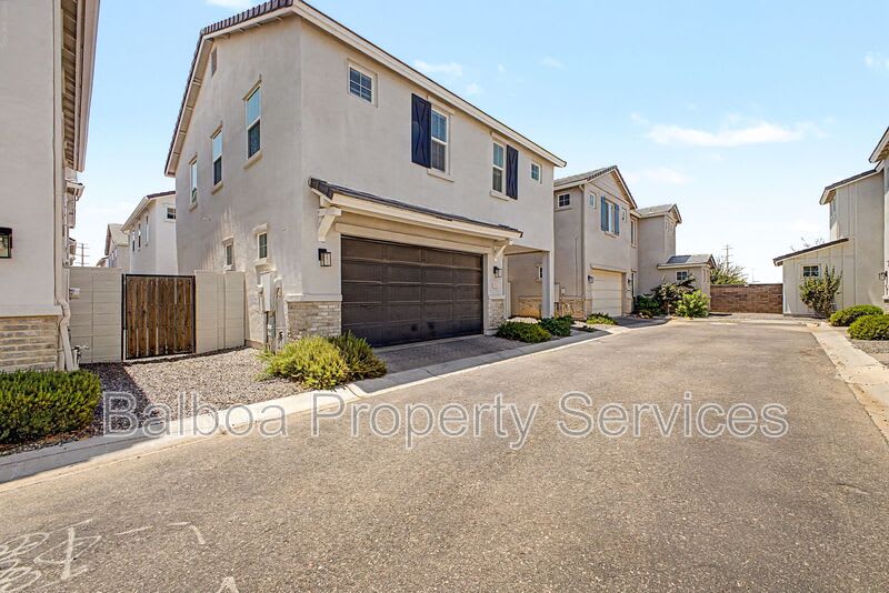 5532 S Dillon Cir – photo 2