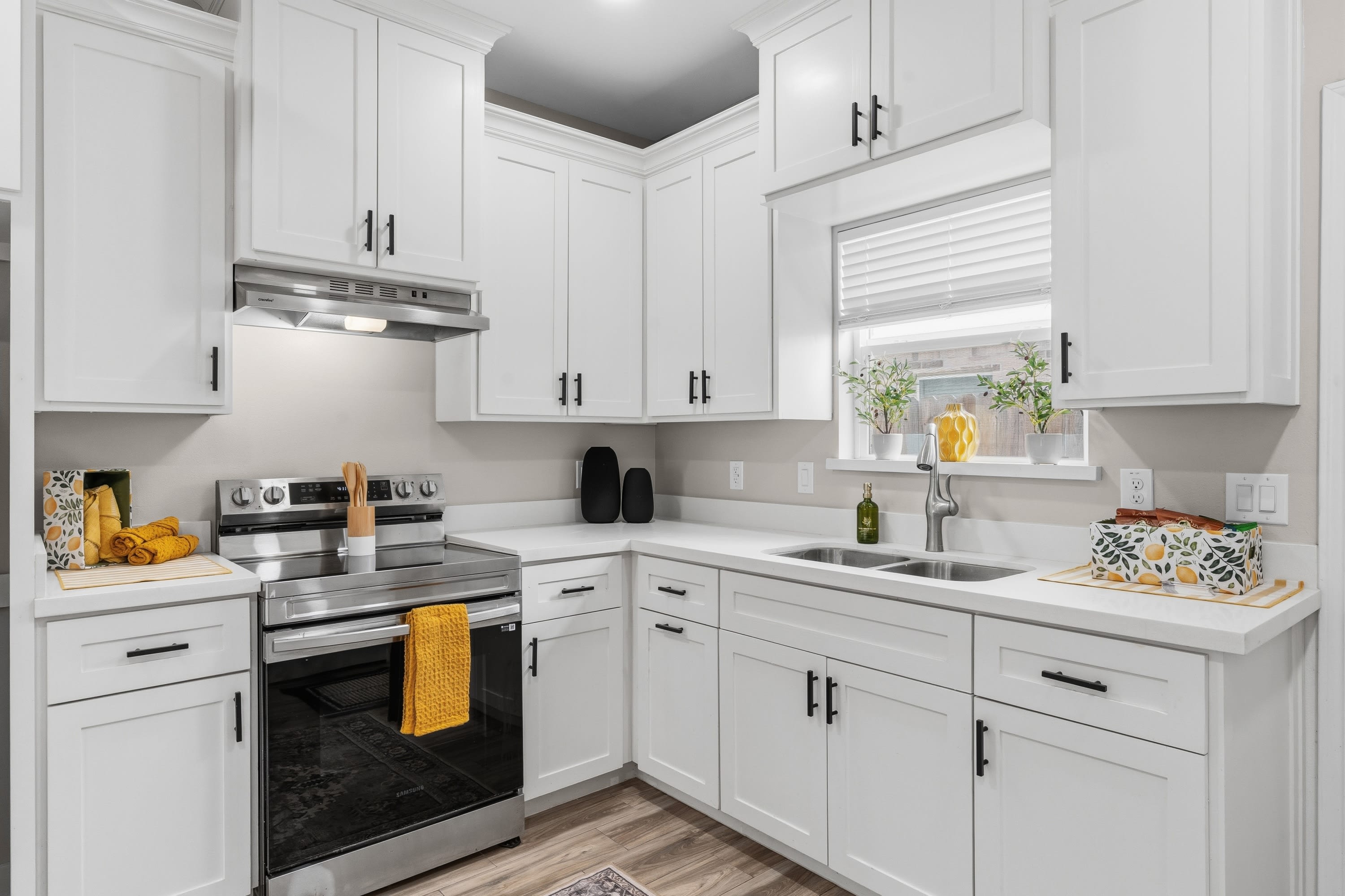 2809 East Israel Avenue – photo 3