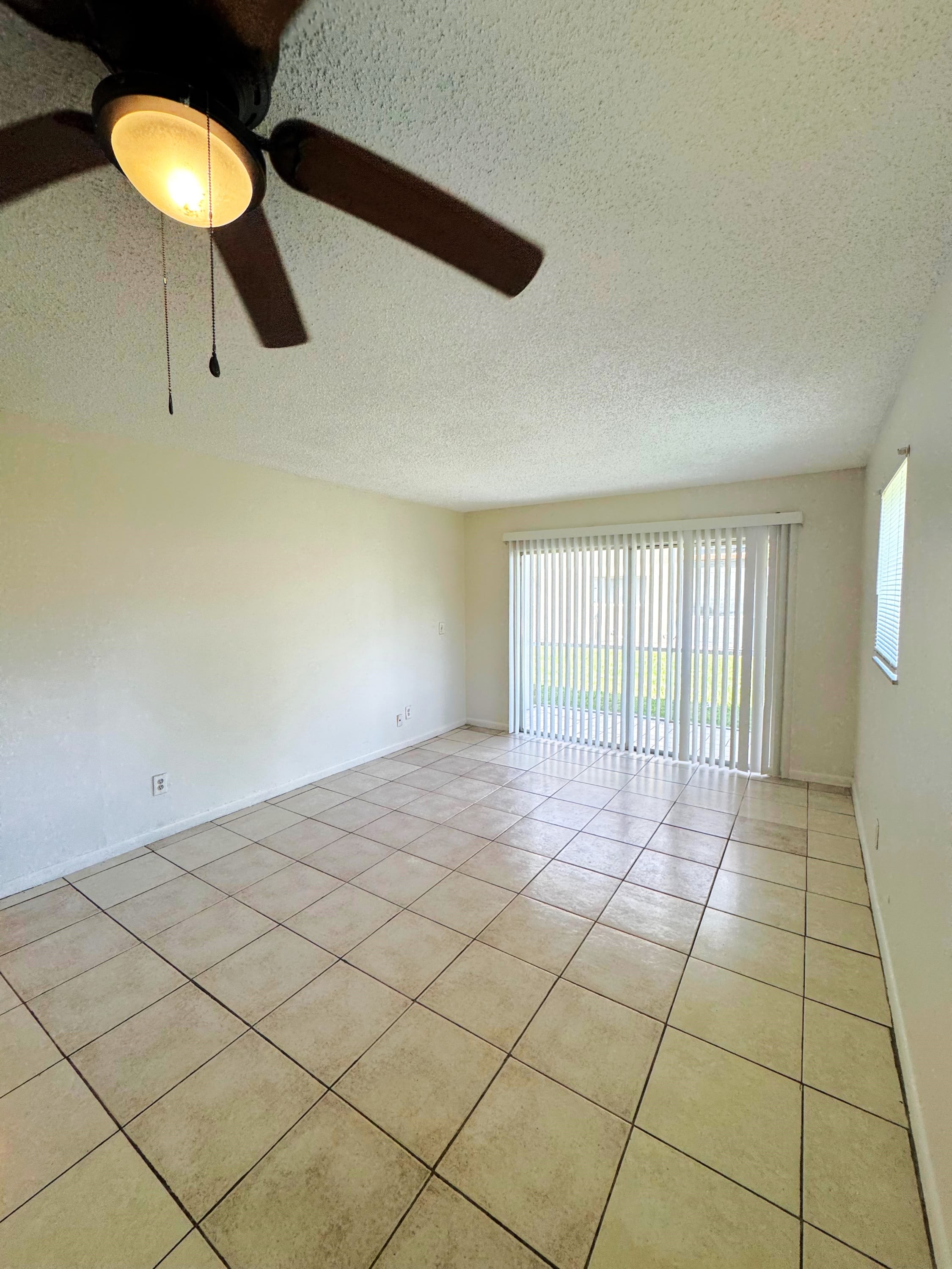933 West Jasmine Drive – photo 4