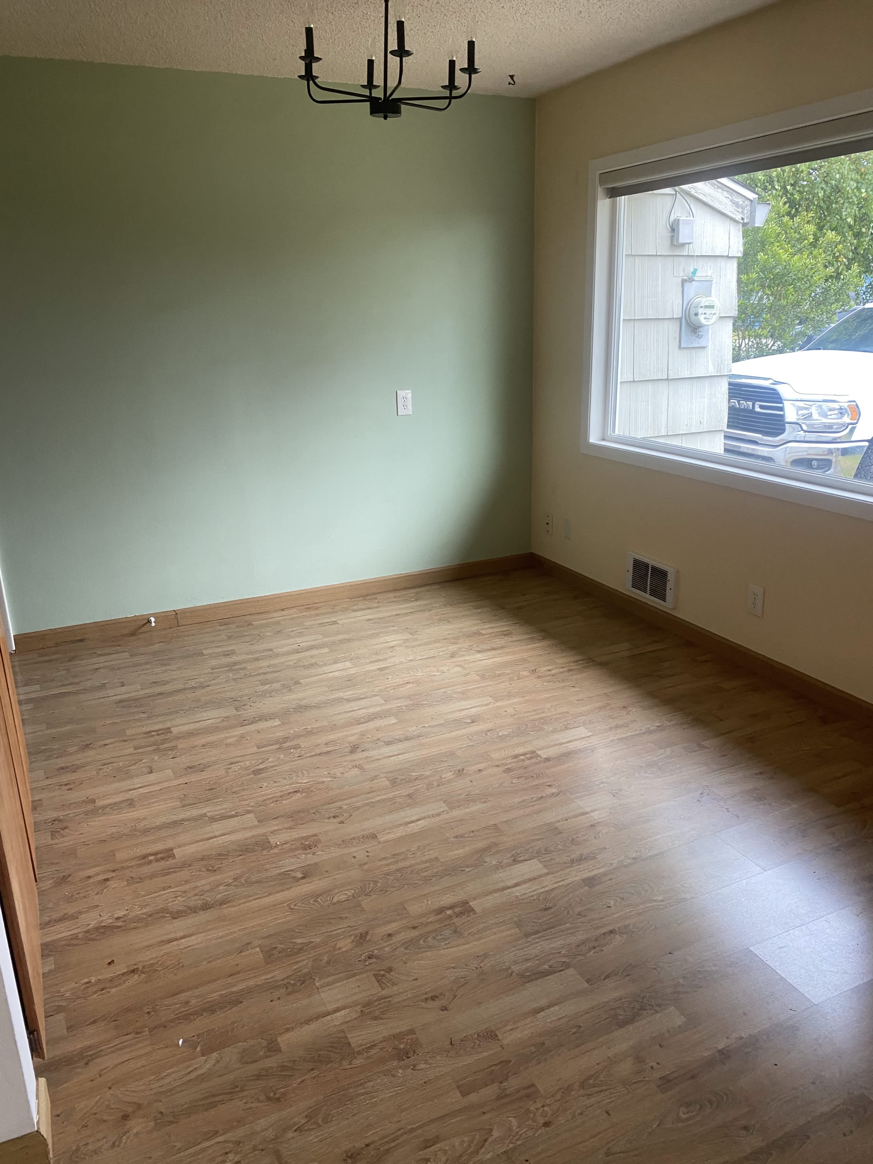 323 Ne 7th St – photo 4