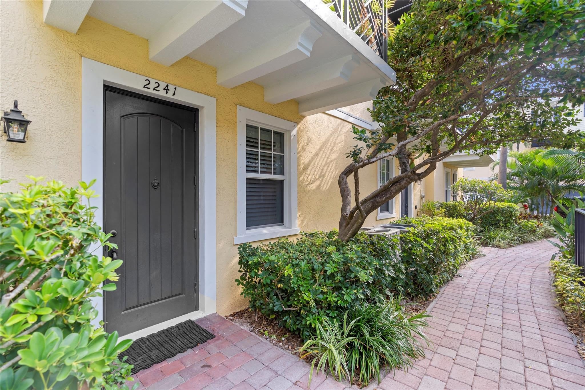2241 NE 9th Avenue – photo 2
