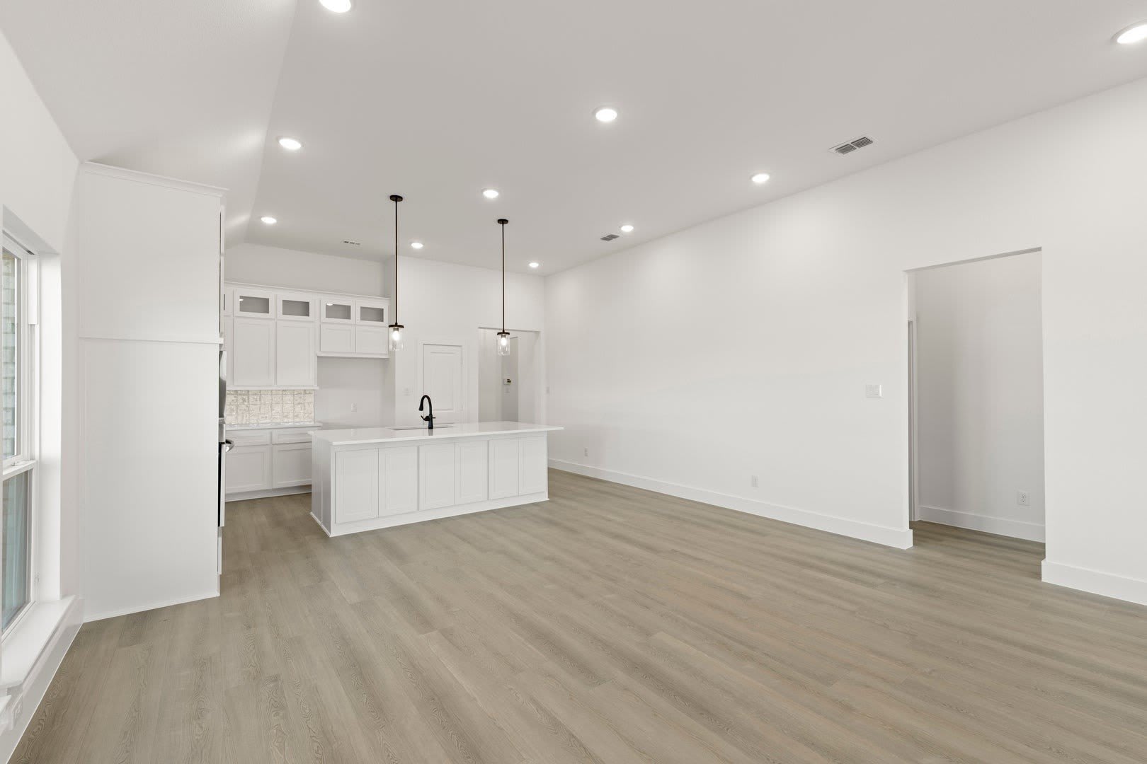 6221 Lake Brook Drive – photo 4