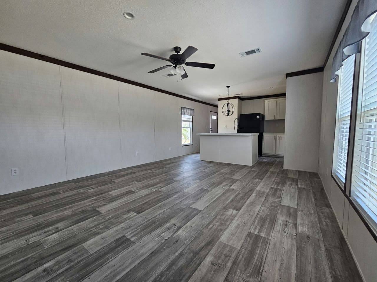 447 Suwanee Drive – photo 3