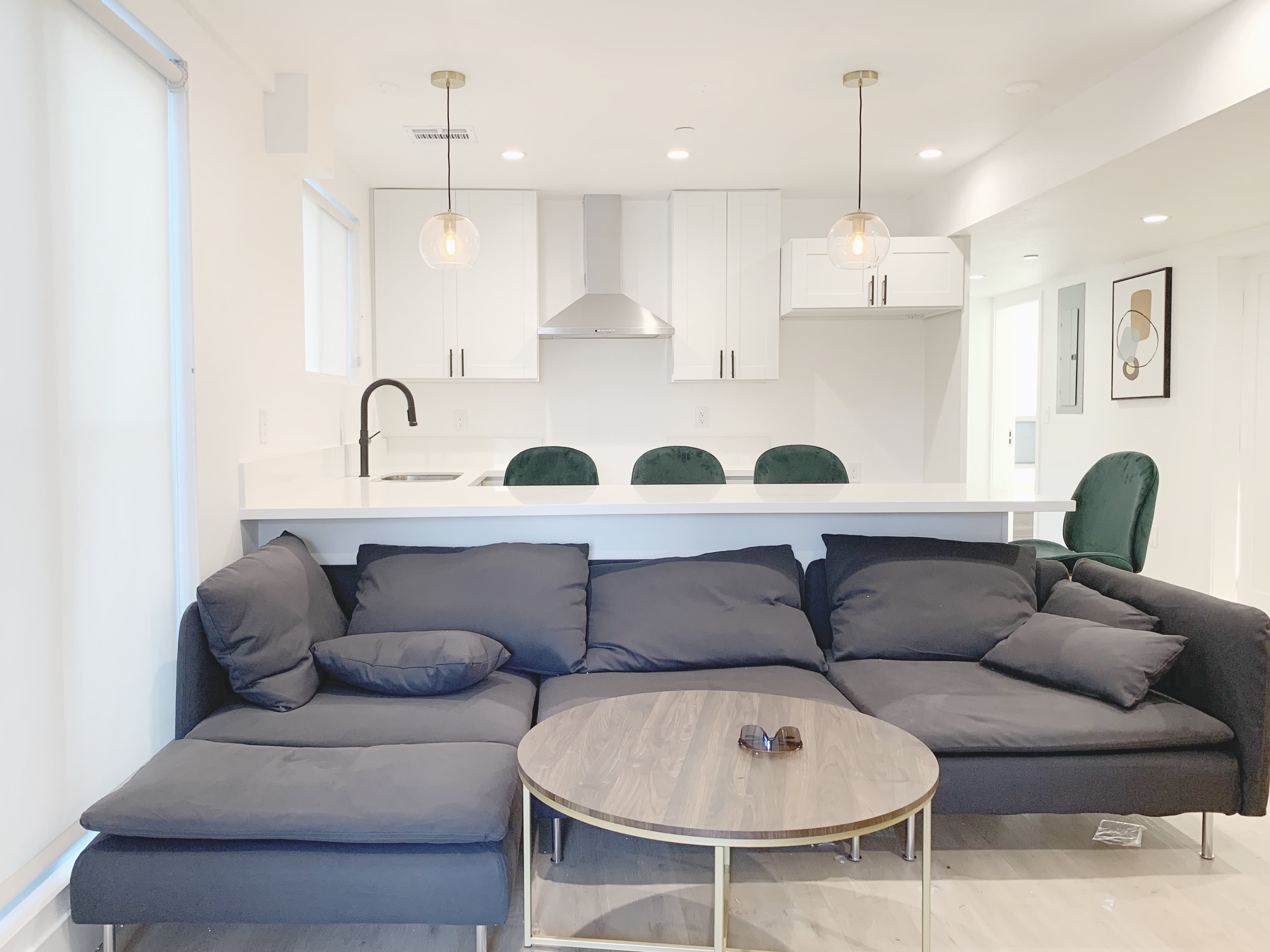 1664 W 37th Street – photo 2