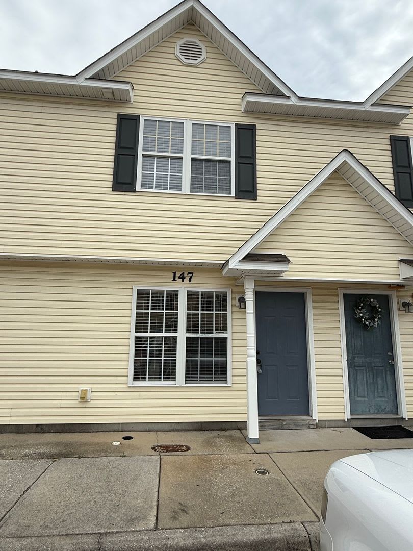 Nice 2 bedroom, 2.5 bath Townhouse – photo 1