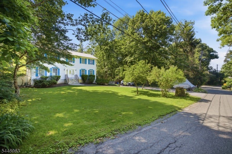 2057 Lakeside Dr – photo 2
