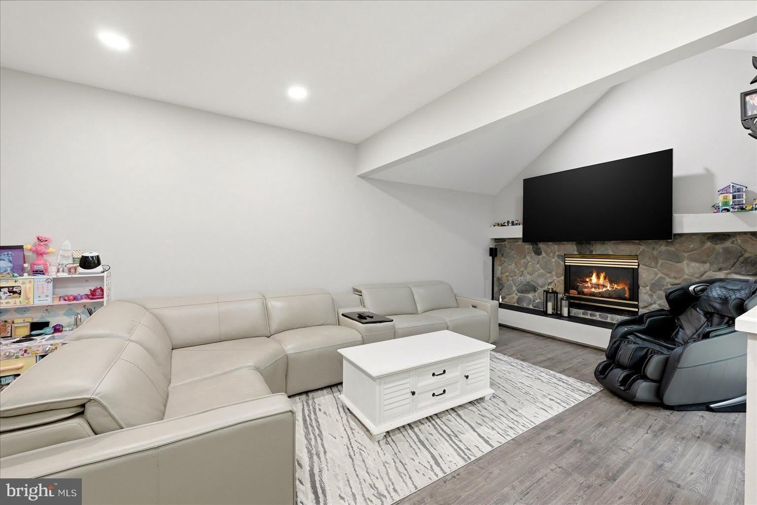 13118 HEARTHSIDE Lane – photo 5