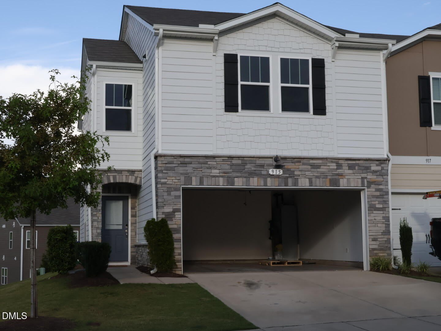 915 Field Ivy Drive – photo 2