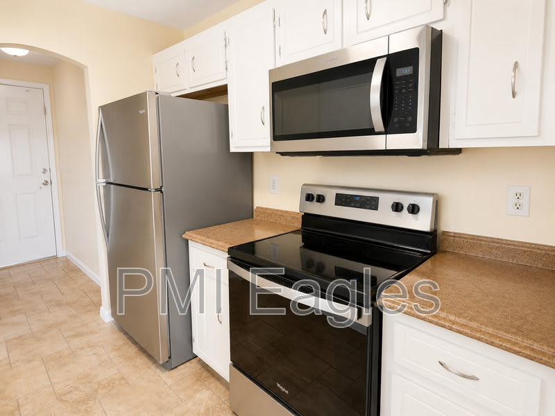 1140 Timothy Avenue – photo 5