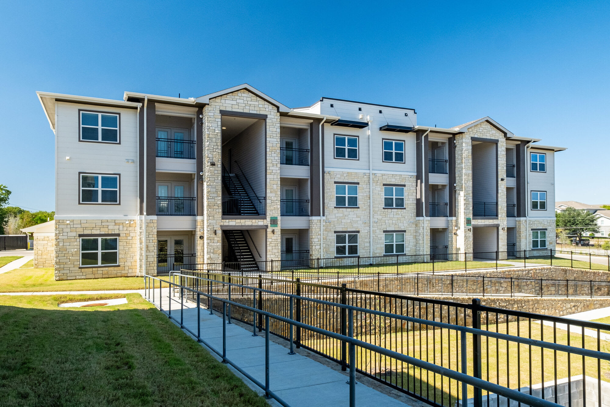 Terrace at Southern Oaks – photo 3