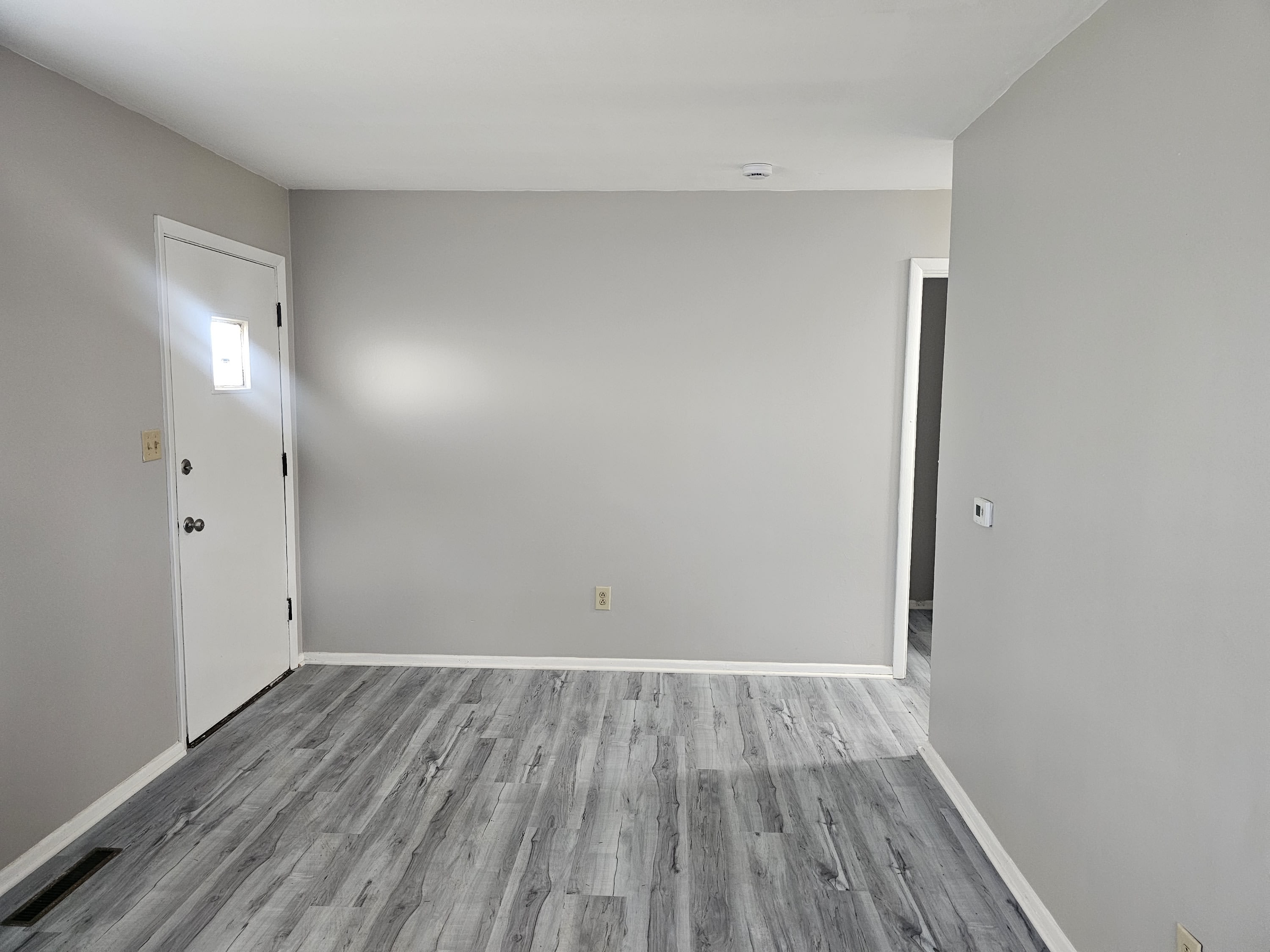 1062 Brentnell Ave – photo 2
