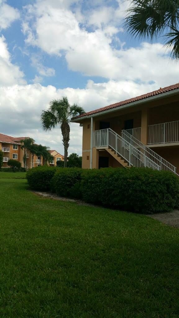 141 SW Palm Drive – photo 2