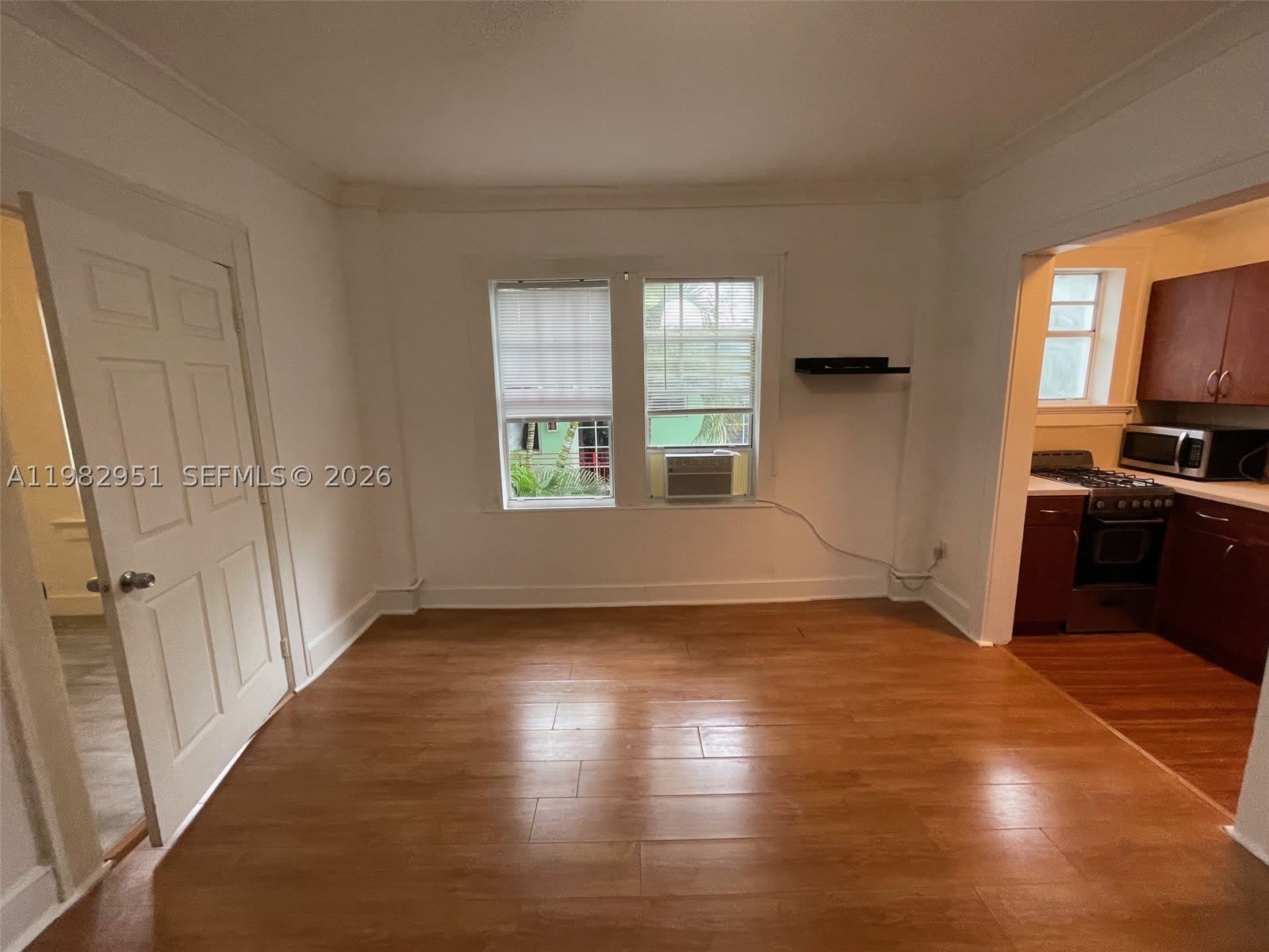 1611 Michigan Ave – photo 2