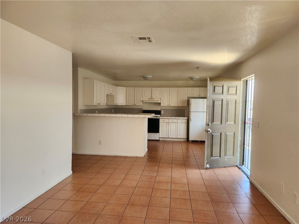 3437 E Cheyenne Avenue – photo 1