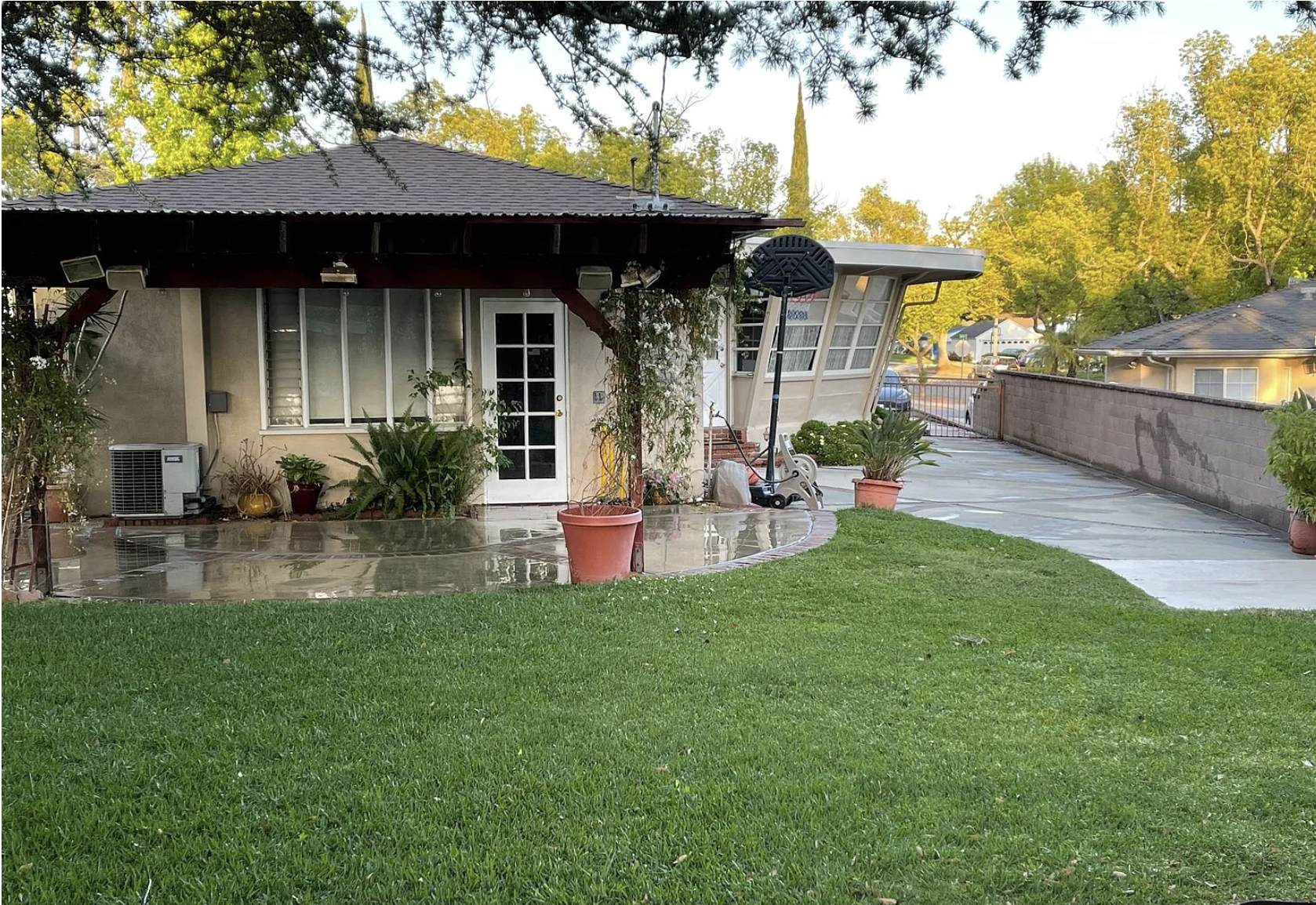 1085 Riviera Drive – photo 3