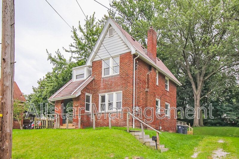 1562 Huguelet Street – photo 2