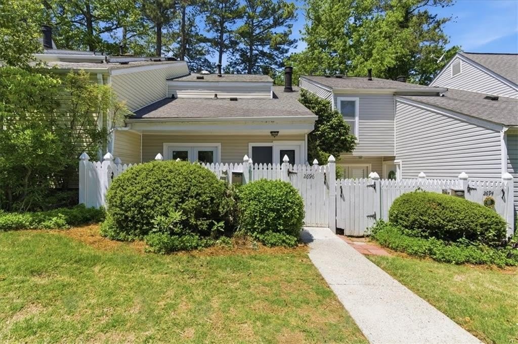 2696 Greentree Drive Se – photo 2