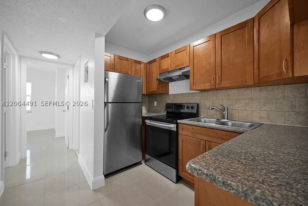 6904 SW 5th St – photo 3