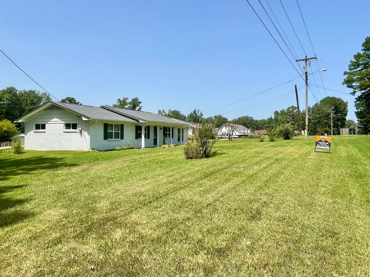 3 Bedroom/ 1.5 bath in Brandon 042! – photo 4