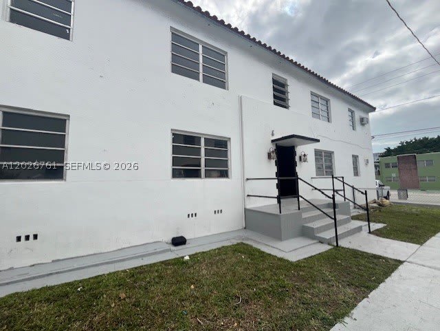 541 SW 7th St – photo 2