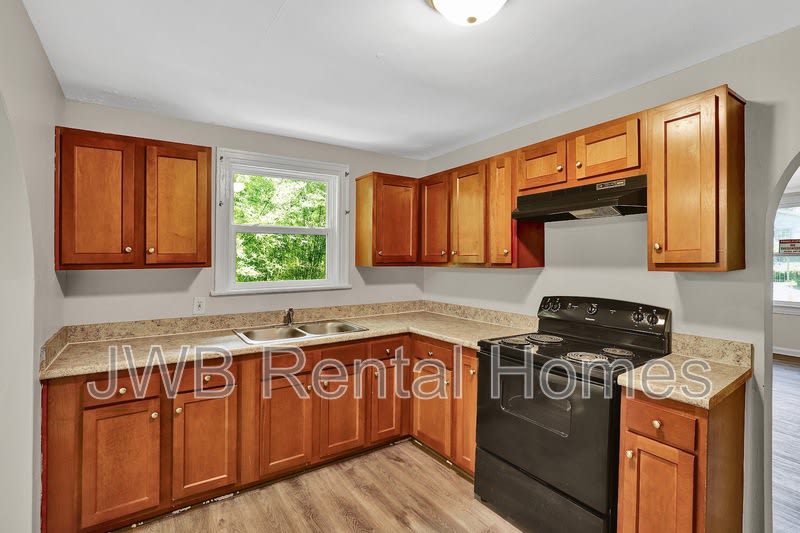 8264 Moncrief Dinsmore Rd – photo 2