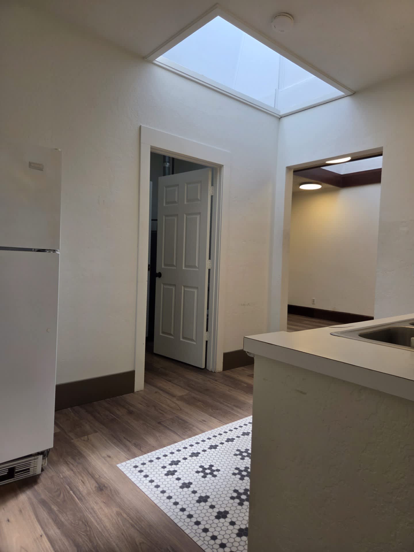 119 1/2 N Broadway – photo 4