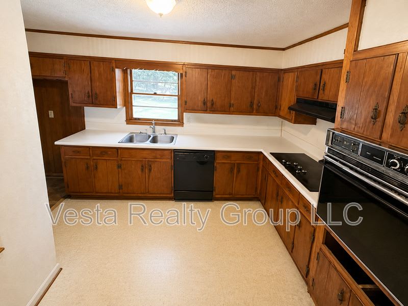 3543 Meadowview Ct – photo 5