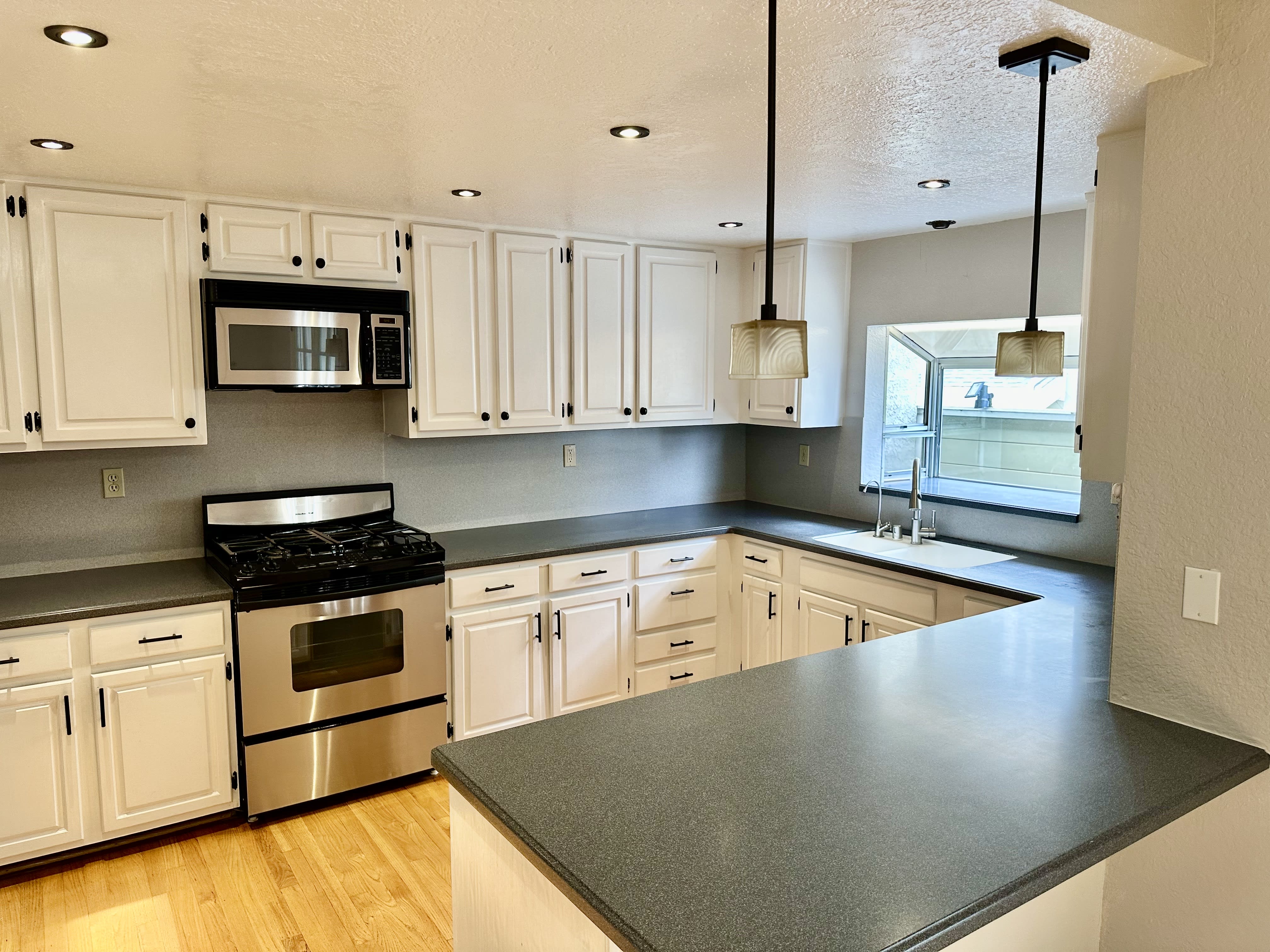 2421 Vanderbilt Lane Unit 6 – photo 4
