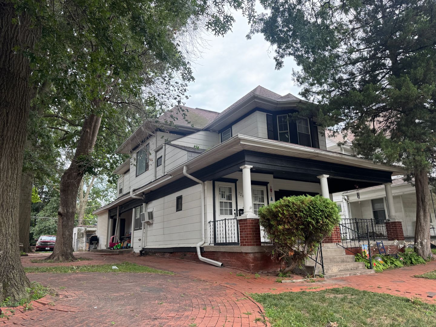 724 N 25th St. St. Joseph, MO 64506 – photo 1