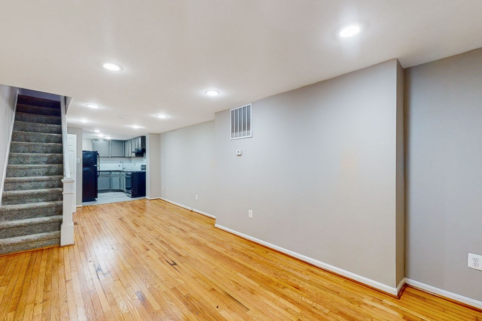 Spacious 3-Bedroom/ 2 Bathrooms home with Modern Amenities in Pigtown! – photo 3