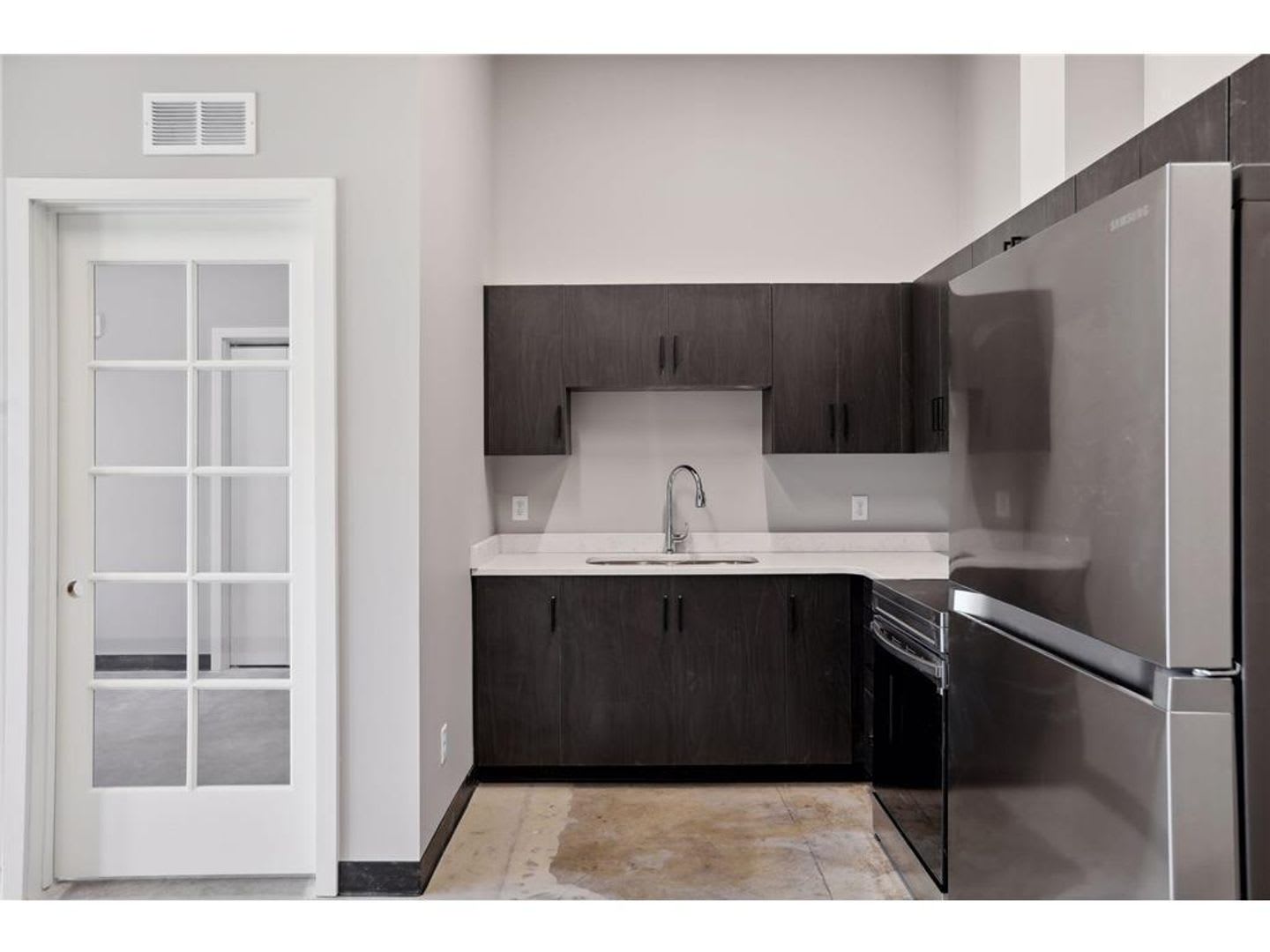 801 SE 9th Street – photo 4