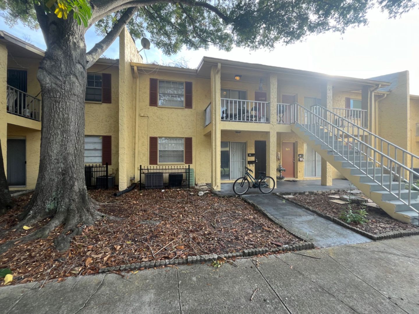 Nice 1-bedroom, 1-bathroom apartment. $1.00 security deposit with approved credit. – photo 2
