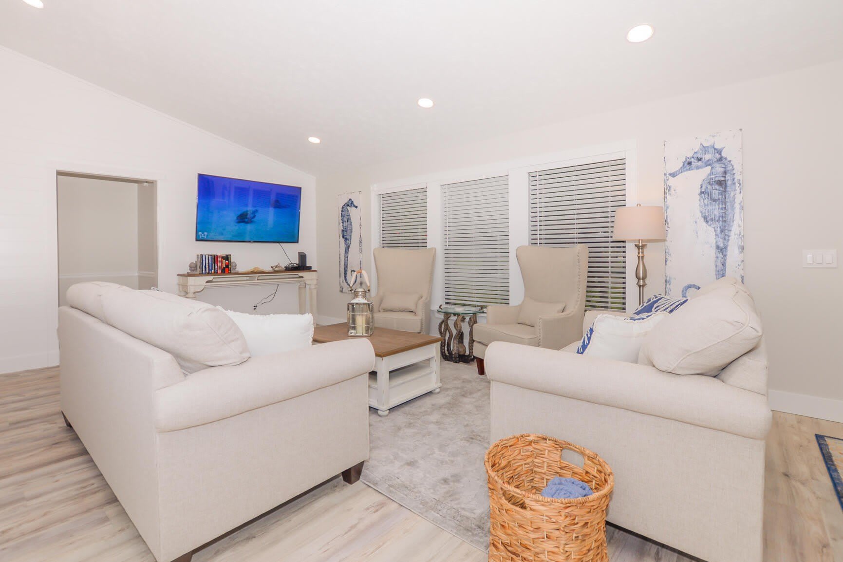 2411 NE Pinecrest Lakes Boulevard – photo 5