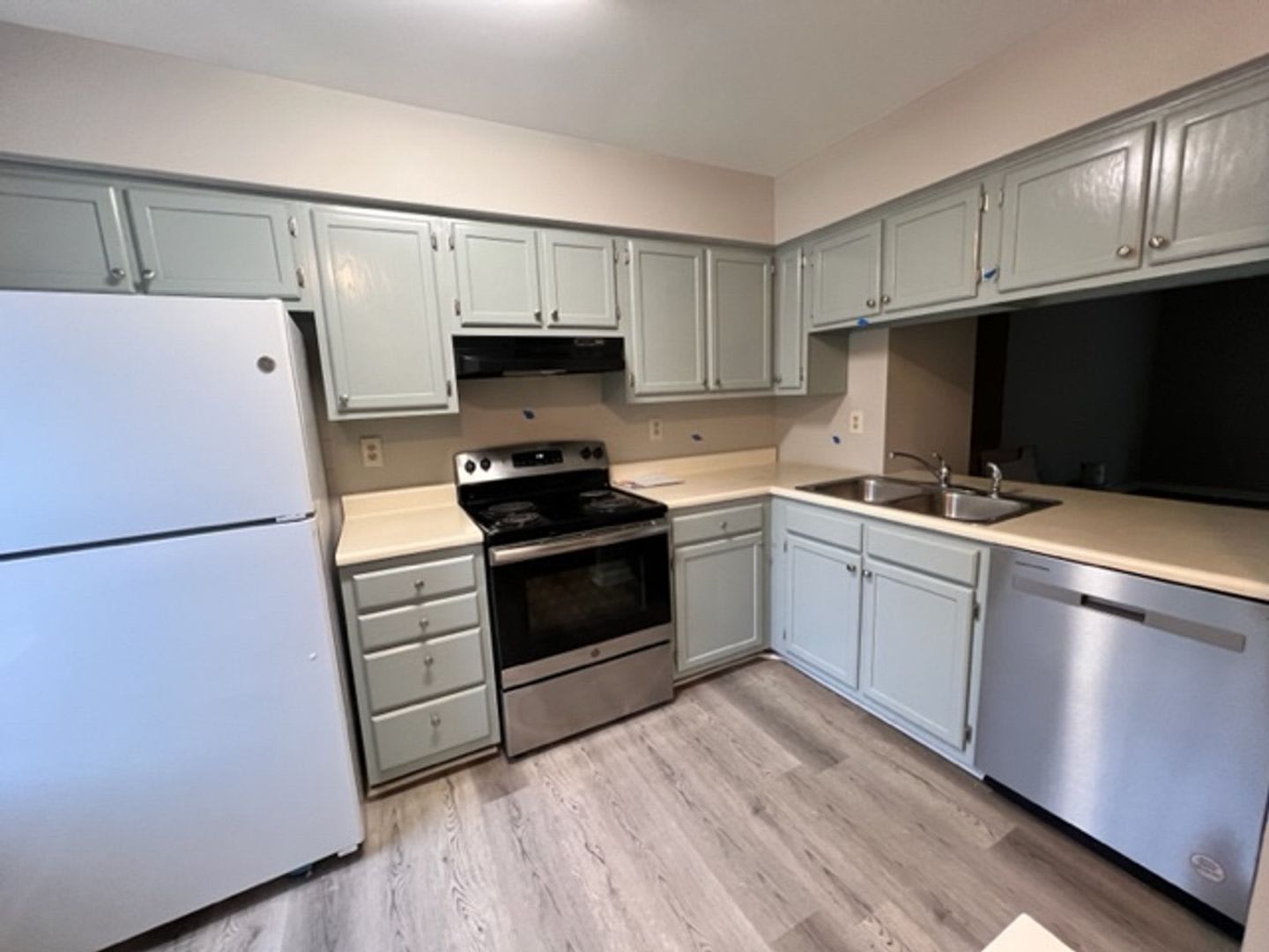 Room in 3 Bedroom Home at Lex Dr – photo 1
